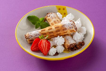 Детские хрустящие трубочки с вареной сгущенкой