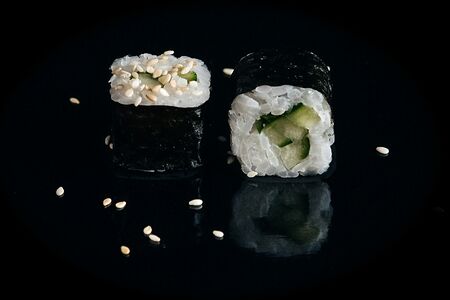 Ролл с огурцом