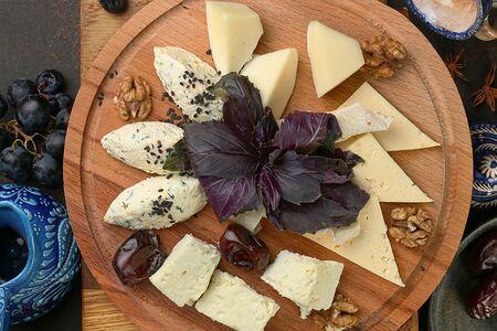 Сырная тарелка кавказкая