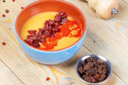 Гороховый суп с копченостями