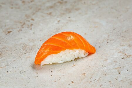 Саке нигири