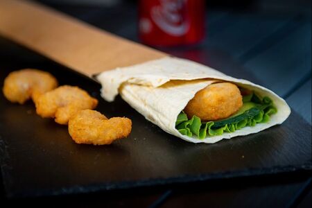 Ролл с креветками