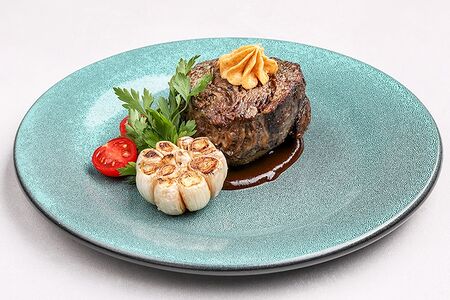 Стейк из говядины на дамплинге