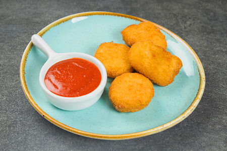 Наггетсы с кетчупом