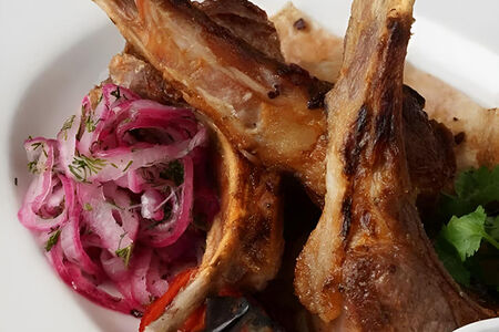 Каре ягненка с барбарисом и орегано