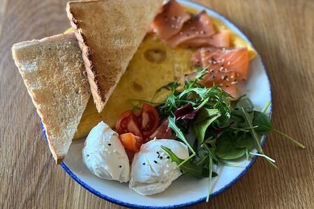 Омлет с лососем