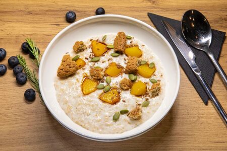 Каша овсяная на кокосовом молоке