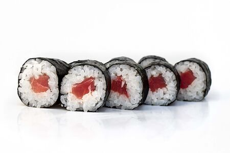 Хосомаки с тунцом