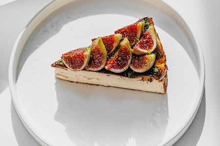 Баскский чизкейк с инжиром