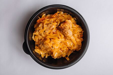 Капуста, тушенная со свининой