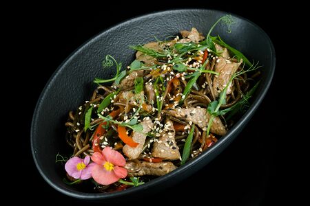 Гречневая лапша со свининой