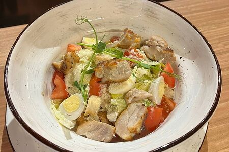 Грудка куриная с соусом Тонато