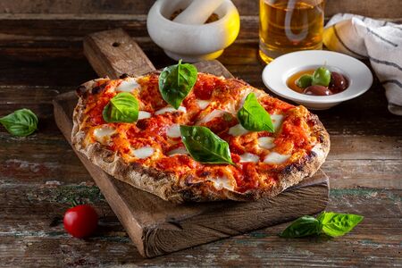 Пиццетта Маргарита Гурмэ