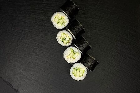 Ролл Огурец