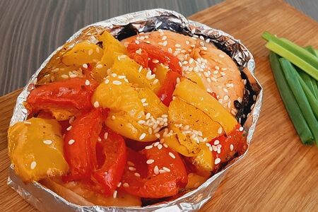 Стейк форели с овощами гриль