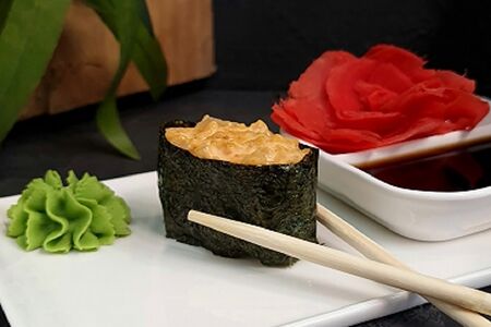 Гункан с морским гребешком