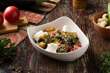 Салат из хрустящих баклажан с творожным сыром