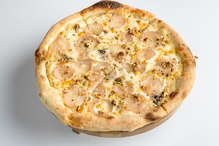 Томленная груша с сыром с голубой плесенью