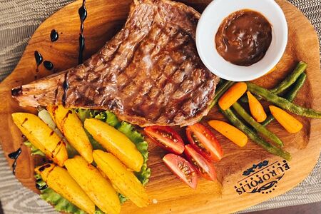 Рибай на косточке