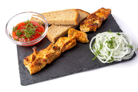 Шашлык куриный с маринованным луком