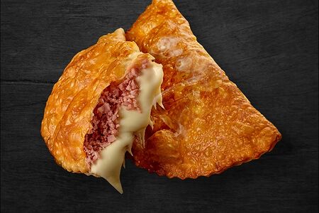 С ветчиной и сыром моцарелла