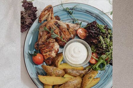 Цыпленок по-деревенски с картошкой