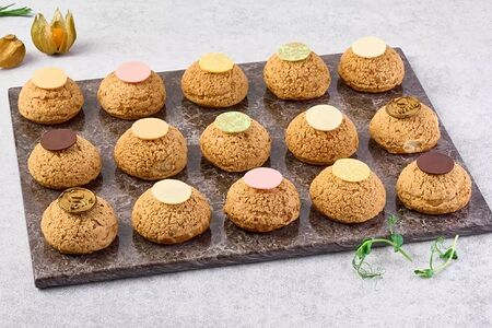 Ассорти пирожных Шу