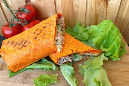 Шаурма в сырном лаваше