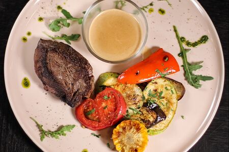 Филе миньон с овощами на гриле