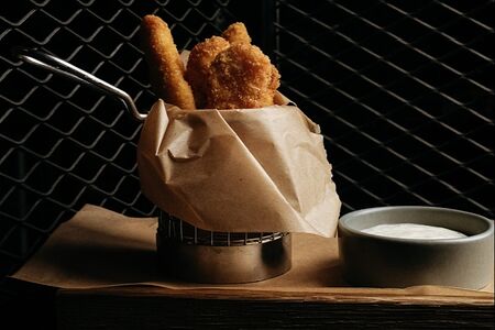 Стрипсы из курицы со сметанным соусом