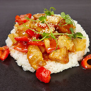 Свинина в кисло-сладком соусе с японским рисом