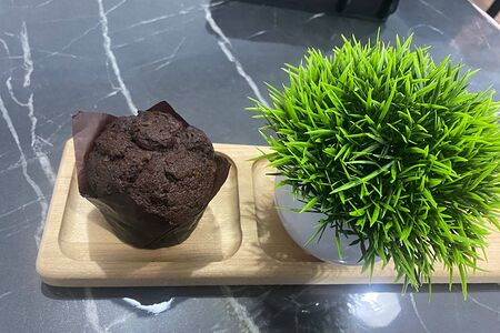 Маффин шоколадный с шоколадной начинкой