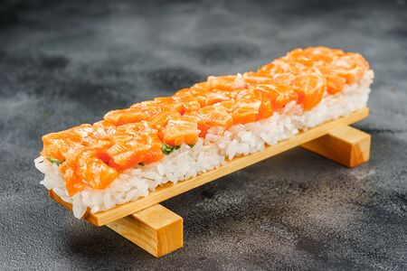 Оши джуси с лососем