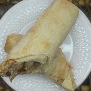 Ролл в лаваше со свининой