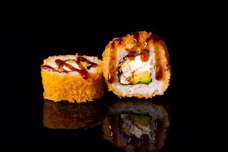 Жареный ролл с угрем