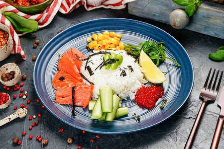 Поке с лососем