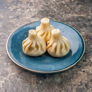 Хинкали с говядиной и картофельным кремом