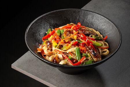 Вок с курицей