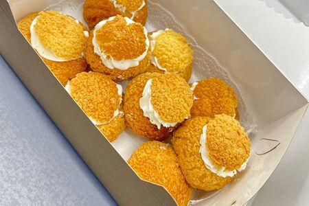 Пирожные Шу с ванильным кремом