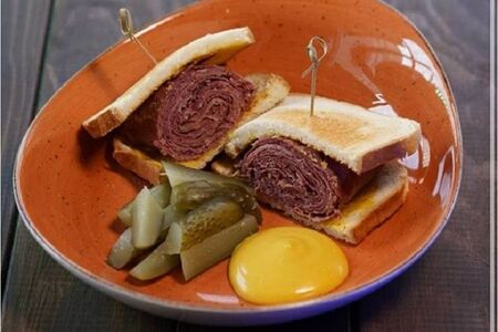 Сэндвич с пастрами