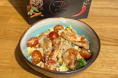 Цезарь с курицей