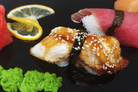 Суши с угрем