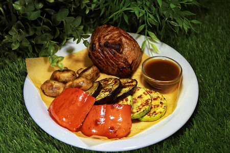 Стейк миньон с овощами