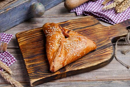 Пирожок с говядиной