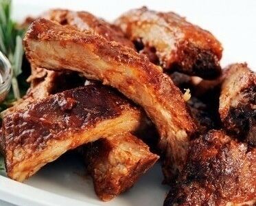 Свиные ребрышки в соусе