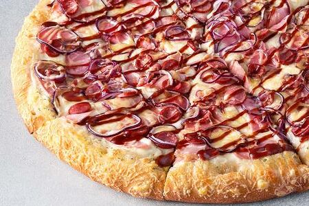 Пицца Мясная Барбекю на толстом с сыром