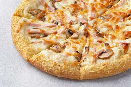 Пицца Пикантный цыплёнок сулугуни на толстом с сыром