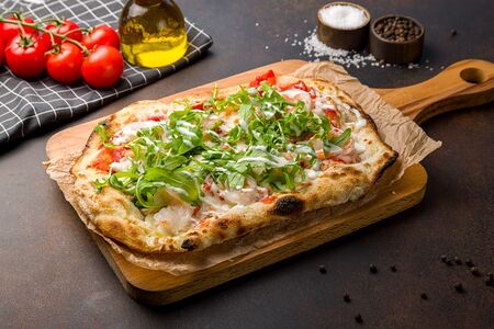 Пицца с креветками