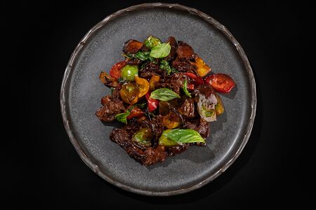 Рубленый тайский рибай с черными бобами