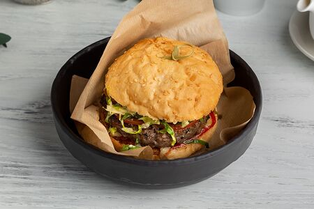 Бургер с мраморной говядиной